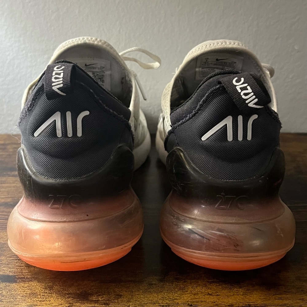 Nike Air Max 270 Sneakers size 9 - Black and White